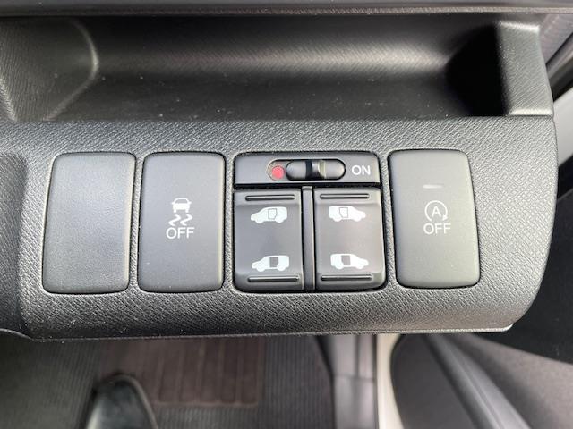 ステップワゴンスパーダ Z ナビ フルセグ バックカメラ ETC 前後ドライブレコーダー 両側パワースライドドア 横滑り防止システム パドルシフト HIDヘッドライト オートライト フォグランプ ドアバイザー CD/DVD再生(4枚目)