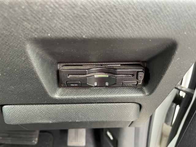 ステップワゴンスパーダ Z ナビ フルセグ バックカメラ ETC 前後ドライブレコーダー 両側パワースライドドア 横滑り防止システム パドルシフト HIDヘッドライト オートライト フォグランプ ドアバイザー CD/DVD再生(13枚目)