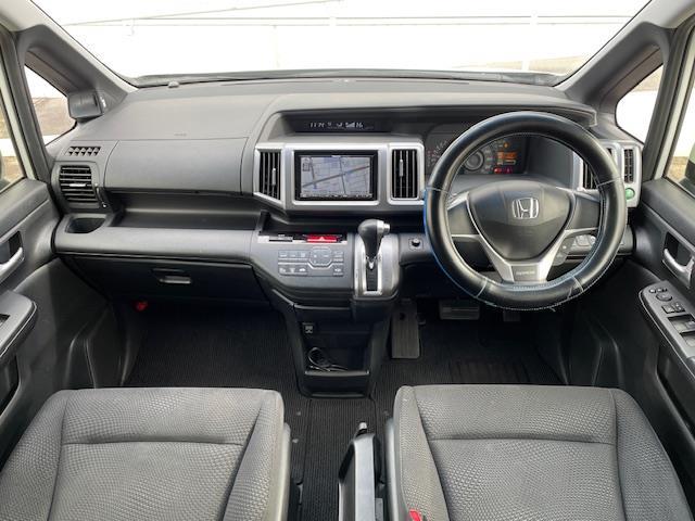 ステップワゴンスパーダ Z ナビ フルセグ バックカメラ ETC 前後ドライブレコーダー 両側パワースライドドア 横滑り防止システム パドルシフト HIDヘッドライト オートライト フォグランプ ドアバイザー CD/DVD再生(42枚目)