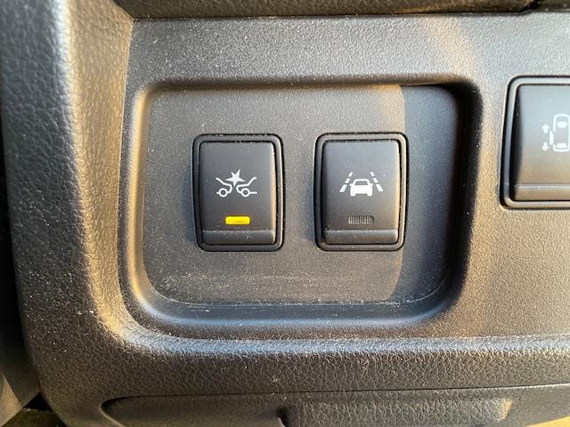 セレナ ハイウェイスターＳ－ＨＶアドバンスドセーフティパック　フリップダウンモニター　純正ナビ　両側パワースライドドア　衝突被害軽減システム　全周囲カメラ　横滑り防止　レーンキープアシスト　クルーズコントロール　コーナーセンサー　ＥＴＣ　レザー調シートカバー（12枚目）