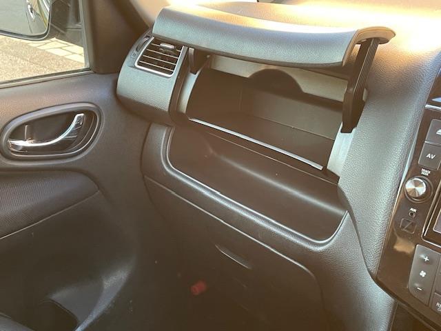 セレナ ハイウェイスターＳ－ＨＶアドバンスドセーフティパック　フリップダウンモニター　純正ナビ　両側パワースライドドア　衝突被害軽減システム　全周囲カメラ　横滑り防止　レーンキープアシスト　クルーズコントロール　コーナーセンサー　ＥＴＣ　レザー調シートカバー（18枚目）