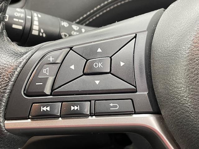 セレナ ハイウェイスター　純正ナビ　アラウンドビューモニター　パーキングアシスト　エマージェンシーブレーキ　コーナーセンサー　クルーズコントロール　横滑り防止　両側パワースライドドア　前席シートヒーター　スマートキー（7枚目）