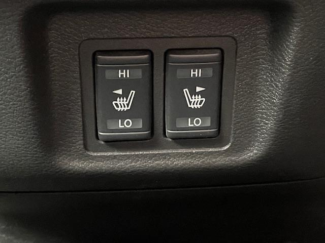 セレナ ハイウェイスター　純正ナビ　アラウンドビューモニター　パーキングアシスト　エマージェンシーブレーキ　コーナーセンサー　クルーズコントロール　横滑り防止　両側パワースライドドア　前席シートヒーター　スマートキー（13枚目）