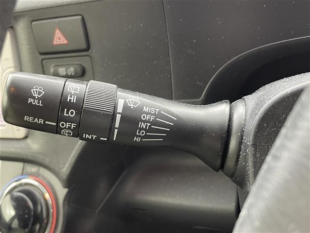 アクア Ｓ　純正ナビ　ＣＤ／ＤＶＤ／Ｂｌｕｅｔｏｏｔｈ／フルセグ　ドラレコ　シートヒーター　バックカメラ　ＥＴＣ　オートライト　プッシュスタート　スマートキ（3枚目）