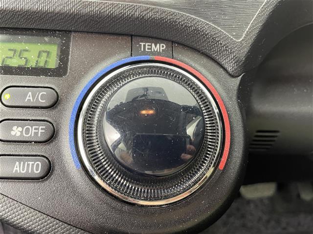 アクア Ｓ　純正ナビ　ＣＤ／ＤＶＤ／Ｂｌｕｅｔｏｏｔｈ／フルセグ　ドラレコ　シートヒーター　バックカメラ　ＥＴＣ　オートライト　プッシュスタート　スマートキ（13枚目）