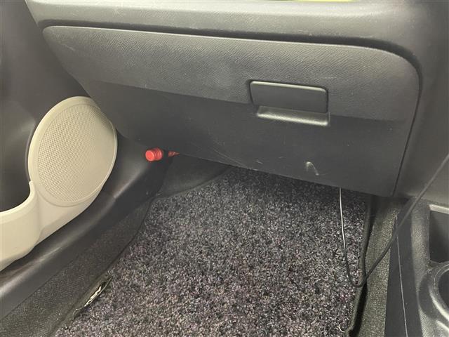 アクア Ｓ　純正ナビ　ＣＤ／ＤＶＤ／Ｂｌｕｅｔｏｏｔｈ／フルセグ　ドラレコ　シートヒーター　バックカメラ　ＥＴＣ　オートライト　プッシュスタート　スマートキ（19枚目）