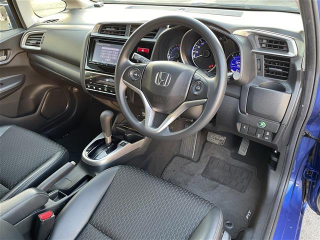 フィット １３Ｇ・Ｌパッケージ　ファインエディション　ナビ　バックカメラ　ＥＴＣ　クルコン　半皮席（4枚目）