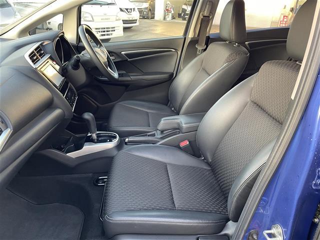 フィット １３Ｇ・Ｌパッケージ　ファインエディション　ナビ　バックカメラ　ＥＴＣ　クルコン　半皮席（7枚目）