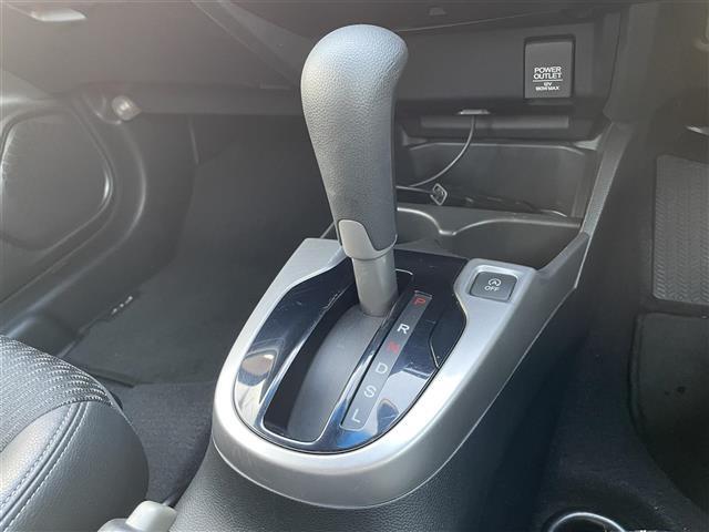 フィット １３Ｇ・Ｌパッケージ　ファインエディション　ナビ　バックカメラ　ＥＴＣ　クルコン　半皮席（12枚目）