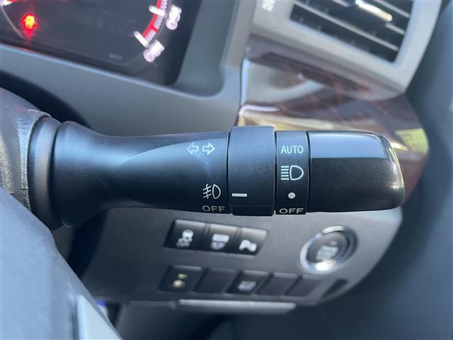 アルファード ２４０Ｓ　社外１０型ナビ　フルセグ　ＡＭ／ＦＭ　ＣＤ／ＤＶＤ　Ｂｌｕｅｔｏｏｔｈ接続　フリップダウンモニター　両側パワースライドドア　バックカメラ　ＥＴＣ　ＨＩＤオートライト　前後コーナーセンサー（8枚目）