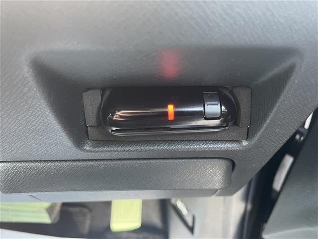 ステップワゴンスパーダ Ｚ　クールスピリット　社外９型メモリーナビ（ＡＶＮ－ＺＸ０２ｉ）フルセグ／ＣＤ／ＤＶＤ／ＢＴ　バックカメラ　社外フリップダウンモニター　両側パワースライドドア　パドルシフト　ＨＩＤオートライト　ＥＴＣ　横滑り防止（16枚目）