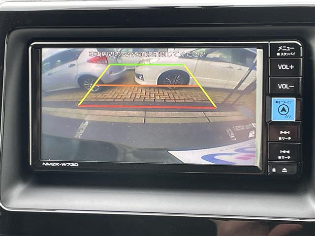 ヴォクシー ハイブリッドＸ　純正ナビ　フルセグ／ＣＤ／ＤＶＤ／ＢＴ　バックカメラ　純正フリップダウンモニター　両側パワースライドドア　ＬＥＤオートライト　ステアリングスイッチ　ビルトインＥＴＣ（5枚目）