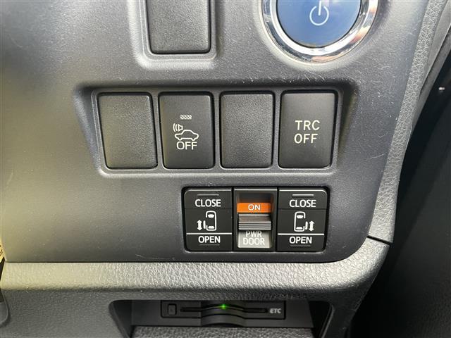 ヴォクシー ハイブリッドＸ　純正ナビ　フルセグ／ＣＤ／ＤＶＤ／ＢＴ　バックカメラ　純正フリップダウンモニター　両側パワースライドドア　ＬＥＤオートライト　ステアリングスイッチ　ビルトインＥＴＣ（14枚目）