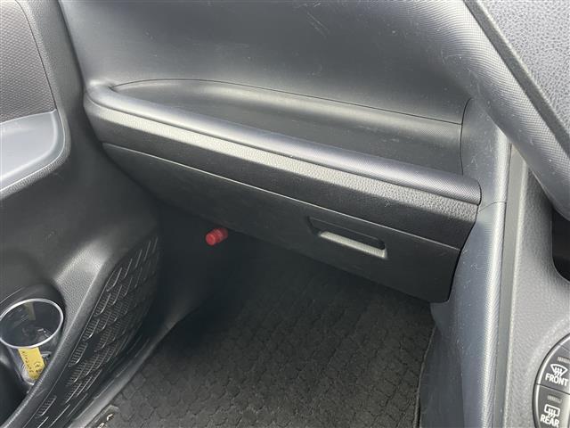 ヴォクシー ハイブリッドＸ　純正ナビ　フルセグ／ＣＤ／ＤＶＤ／ＢＴ　バックカメラ　純正フリップダウンモニター　両側パワースライドドア　ＬＥＤオートライト　ステアリングスイッチ　ビルトインＥＴＣ（20枚目）