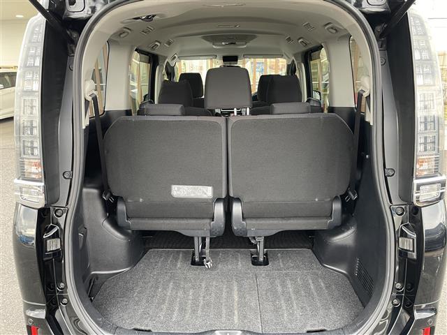 ヴォクシー ハイブリッドＸ　純正ナビ　フルセグ／ＣＤ／ＤＶＤ／ＢＴ　バックカメラ　純正フリップダウンモニター　両側パワースライドドア　ＬＥＤオートライト　ステアリングスイッチ　ビルトインＥＴＣ（31枚目）