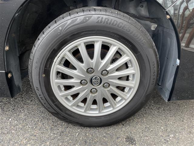 ヴォクシー ハイブリッドＸ　純正ナビ　フルセグ／ＣＤ／ＤＶＤ／ＢＴ　バックカメラ　純正フリップダウンモニター　両側パワースライドドア　ＬＥＤオートライト　ステアリングスイッチ　ビルトインＥＴＣ（32枚目）