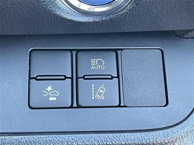 シエンタ ハイブリッドＧ　純正ＳＤナビ（ＮＳＺＮ－Ｗ６４Ｔ）フルセグ／ＣＤ／ＤＶＤ／ＢＴ　バックカメラ　フリップダウンモニター　両側パワースライドドア　トヨタセーフティセンス　ＬＥＤライト　ＥＴＣ　社外１５インチＡＷ（15枚目）