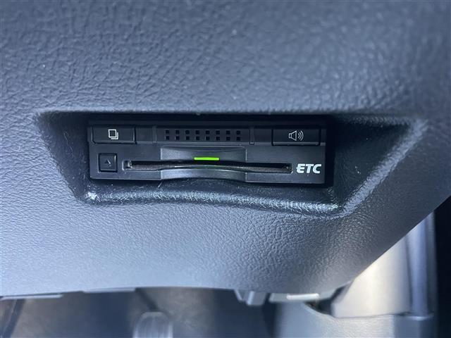 シエンタ ハイブリッドＧ　純正ＳＤナビ（ＮＳＺＮ－Ｗ６４Ｔ）フルセグ／ＣＤ／ＤＶＤ／ＢＴ　バックカメラ　フリップダウンモニター　両側パワースライドドア　トヨタセーフティセンス　ＬＥＤライト　ＥＴＣ　社外１５インチＡＷ（17枚目）