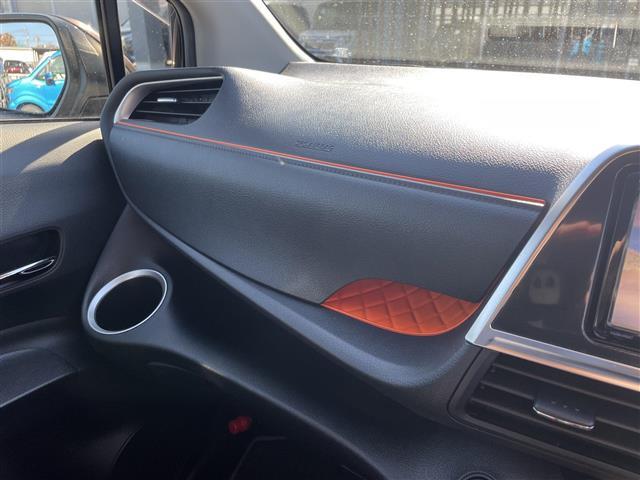 シエンタ ハイブリッドＧ　純正ＳＤナビ（ＮＳＺＮ－Ｗ６４Ｔ）フルセグ／ＣＤ／ＤＶＤ／ＢＴ　バックカメラ　フリップダウンモニター　両側パワースライドドア　トヨタセーフティセンス　ＬＥＤライト　ＥＴＣ　社外１５インチＡＷ（20枚目）