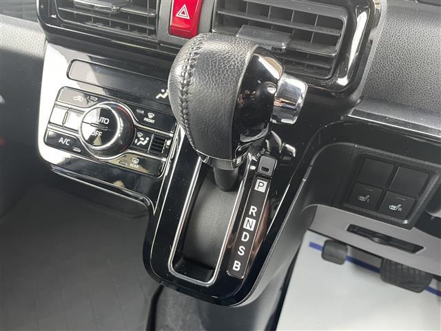 タント カスタムＲＳスタイルセレクション　純正ナビ　フルセグＴＶ　ＡＭ／ＦＭ　ＣＤ／ＤＶＤ　Ｂｌｕｅｔｏｏｔｈ接続　スマートアシスト　バックカメラ　クルーズコントロール　プッシュスタート　シートヒーター　両側パワースライドドア　ＥＴＣ（11枚目）