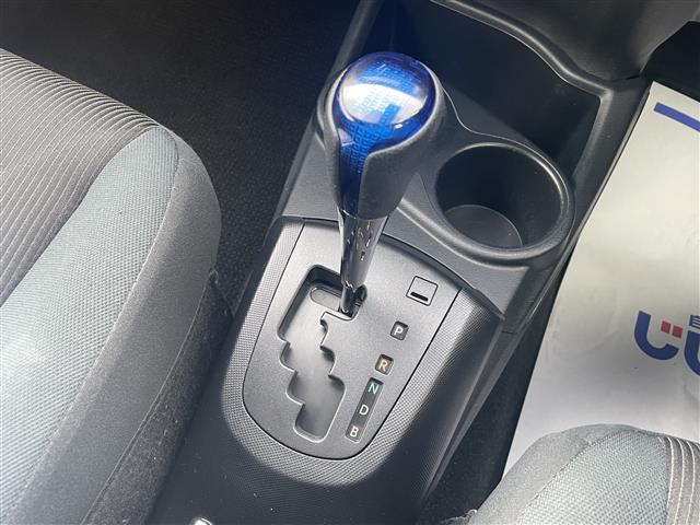 アクア Ｓスタイルブラック　社外ナビ　フルセグＴＶ　ＡＭ／ＦＭ　ＣＤ／ＤＶＤ　Ｂｌｕｅｔｏｏｔｈ接続　バックカメラ　トヨタセーフティセンスＣ　衝突被害軽減ブレーキ　オートマチックハイビーム　ＬＤＡ　ＬＥＤオートライト　ＥＴＣ（11枚目）