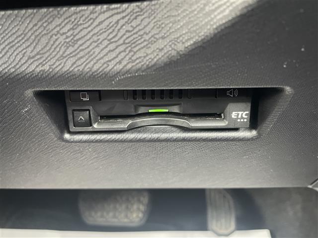 アクア Ｓスタイルブラック　社外ナビ　フルセグＴＶ　ＡＭ／ＦＭ　ＣＤ／ＤＶＤ　Ｂｌｕｅｔｏｏｔｈ接続　バックカメラ　トヨタセーフティセンスＣ　衝突被害軽減ブレーキ　オートマチックハイビーム　ＬＤＡ　ＬＥＤオートライト　ＥＴＣ（16枚目）