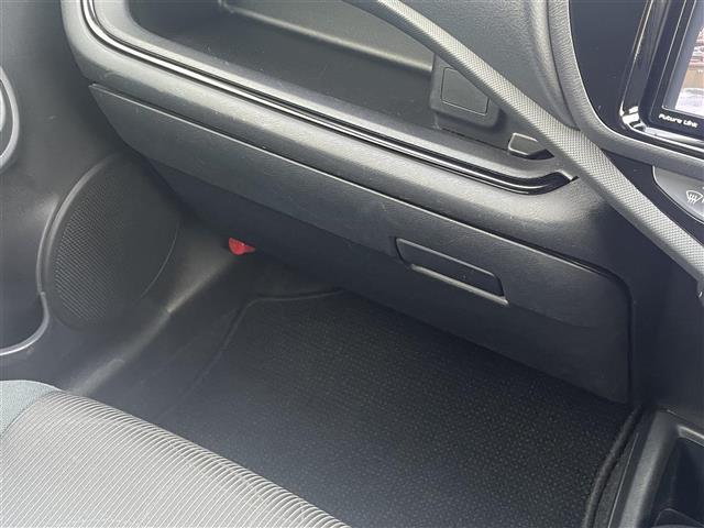 アクア Ｓスタイルブラック　社外ナビ　フルセグＴＶ　ＡＭ／ＦＭ　ＣＤ／ＤＶＤ　Ｂｌｕｅｔｏｏｔｈ接続　バックカメラ　トヨタセーフティセンスＣ　衝突被害軽減ブレーキ　オートマチックハイビーム　ＬＤＡ　ＬＥＤオートライト　ＥＴＣ（18枚目）