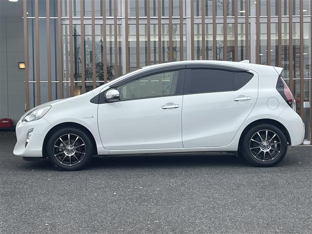 アクア Ｓスタイルブラック　社外ナビ　フルセグＴＶ　ＡＭ／ＦＭ　ＣＤ／ＤＶＤ　Ｂｌｕｅｔｏｏｔｈ接続　バックカメラ　トヨタセーフティセンスＣ　衝突被害軽減ブレーキ　オートマチックハイビーム　ＬＤＡ　ＬＥＤオートライト　ＥＴＣ（26枚目）