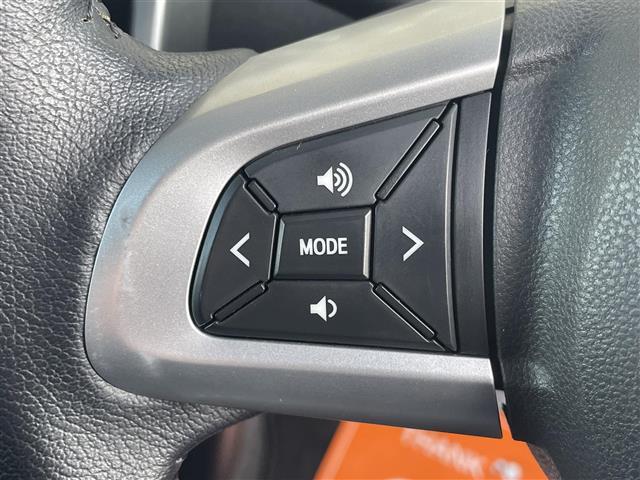 タント カスタムＲＳ　ＳＡ　４ＷＤ　純正ナビ　フルセグＴＶ　ＡＭ／ＦＭ　ＣＤ／ＤＶＤ　Ｂｌｕｅｔｏｏｔｈ接続　両側パワースライドドア　バックカメラ　フリップダウンモニター　プッシュスタート　純正フロアマット　ＥＴＣ（6枚目）