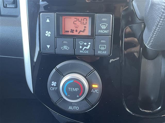 タント カスタムＲＳ　ＳＡ　４ＷＤ　純正ナビ　フルセグＴＶ　ＡＭ／ＦＭ　ＣＤ／ＤＶＤ　Ｂｌｕｅｔｏｏｔｈ接続　両側パワースライドドア　バックカメラ　フリップダウンモニター　プッシュスタート　純正フロアマット　ＥＴＣ（10枚目）