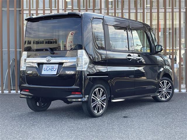 タント カスタムＲＳ　ＳＡ　４ＷＤ　純正ナビ　フルセグＴＶ　ＡＭ／ＦＭ　ＣＤ／ＤＶＤ　Ｂｌｕｅｔｏｏｔｈ接続　両側パワースライドドア　バックカメラ　フリップダウンモニター　プッシュスタート　純正フロアマット　ＥＴＣ（23枚目）