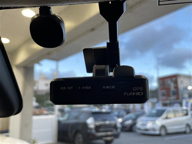 【　ドライブレコーダー　】運転中の記録を残します。事故などを起こした起こされた時の証拠を残します。