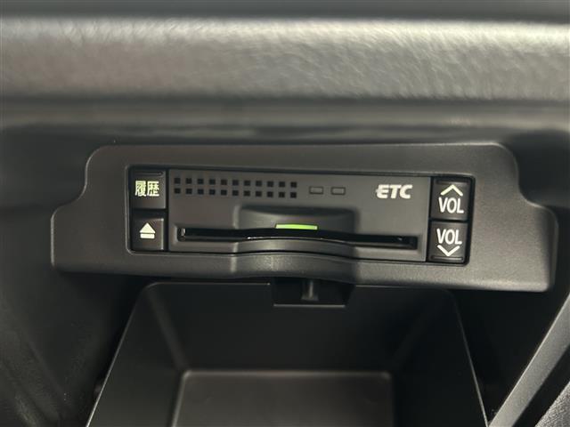 ノア Ｘ　スペシャルエディション　本土仕入　純正ナビ　フルセグＴＶ　Ｂｌｕｅｔｏｏｔｈ接続　バックカメラ　ＣＤ／ＤＶＤ再生　ＥＴＣ　両側パワースライドドア　フリップダウンモニター　オートライト　プッシュスタート　スマートキー（9枚目）