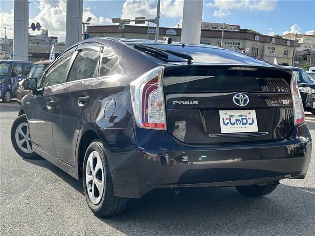 プリウス S 本土仕入 社外ナビ フルセグTV Bluetooth接続 バックカメラ ETC ドライブレコーダー前後 オートライト プッシュスタート スマートキー スペアキー 純正フロアマット パワーステアリング(41枚目)