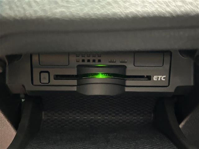 【　ＥＴＣ　】今やカーライフにおける重要性はナビにも匹敵するのではないでしょうか？セットアップを行うことで利用可能になります！