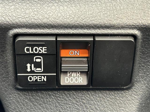 【 パワースライドドア 】ワンタッチでスライドドアの電動開閉が可能です♪♪