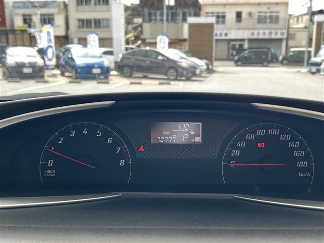 【 メーター 】メーターまわりも鮮やかに照らし出され、デザイン、安全性ともにバッチリですね♪