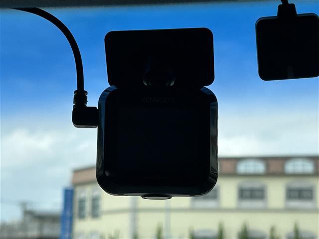【　ドライブレコーダー　】運転中の記録を残します。事故などを起こした起こされた時の証拠を残します。