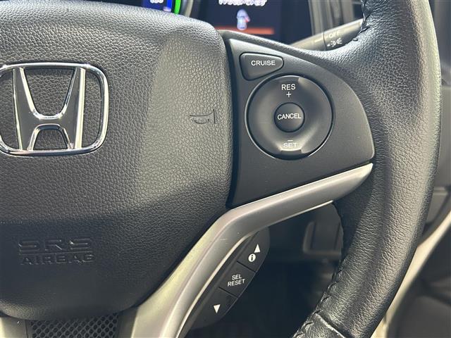 【 ステアリングスイッチ 】手元のスイッチでナビ操作が可能です!!非常に便利な機能です。取り付けのナビによってはオプション設定となっております!詳しくはスタッフまで♪