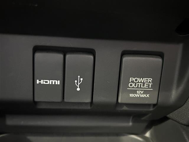 【 USB端子 】USB接続もついていますので携帯などの電子機器の充電にも使えて便利です♪