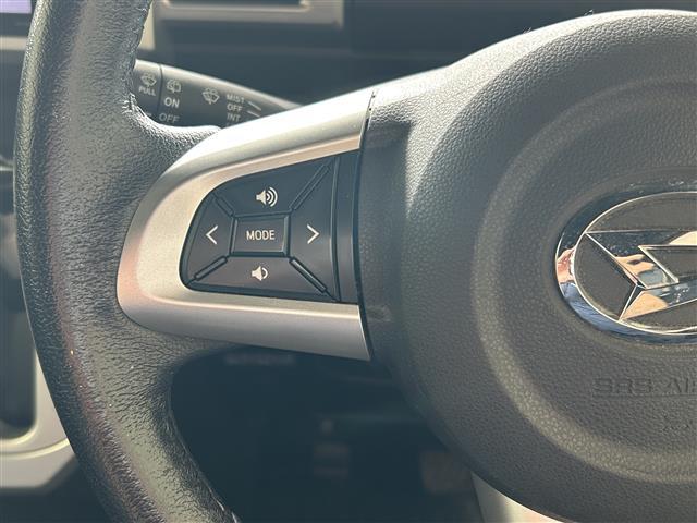 【 ステアリングスイッチ 】手元のスイッチでナビ操作が可能です!!非常に便利な機能です。取り付けのナビによってはオプション設定となっております!詳しくはスタッフまで♪
