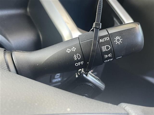 【　オートライト　】オートライトなのでライトの点け忘れを気にすることなく運転が出来ます♪