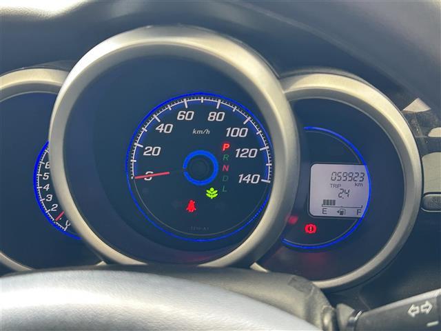 【　メーター　】メーターまわりも鮮やかに照らし出され、デザイン、安全性ともにバッチリですね♪