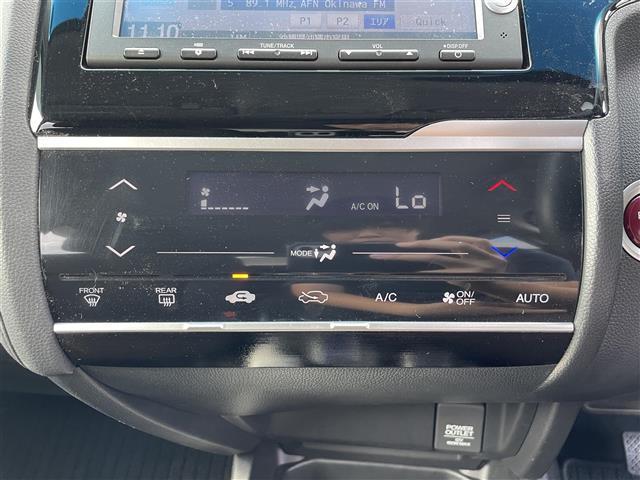【　オートエアコン　】車内温度を感知して自動で温度調整をしてくれるのでいつでも快適な車内空間を創り上げます！