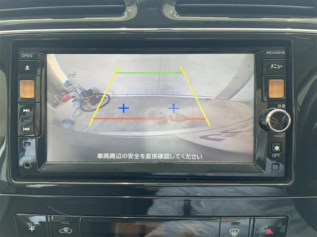 【　バックカメラ　】便利なバックカメラ装備で安全確認を頂けます。駐車が苦手な方にもオススメな便利機能です♪