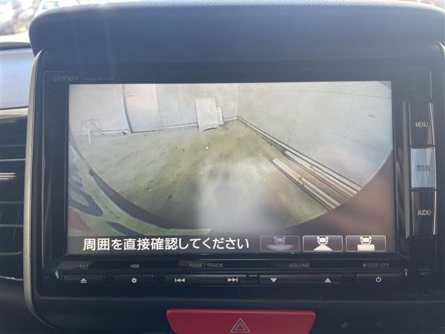 【　バックカメラ　】便利なバックカメラ装備で安全確認を頂けます。駐車が苦手な方にもオススメな便利機能です♪