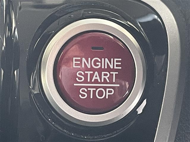 【　プッシュスタート　】鍵を挿さずにポケットに入れたまま鍵の開閉、エンジンの始動まで行えます。