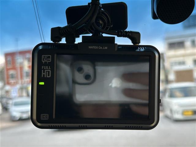 【　ドライブレコーダー　】運転中の記録を残します。事故などを起こした起こされた時の証拠を残します。