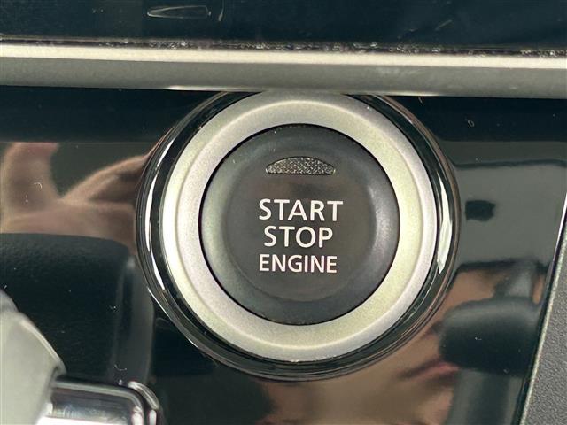 【　スマートキー　プッシュスタート　】鍵を挿さずにポケットに入れたまま鍵の開閉、エンジンの始動まで行えます。