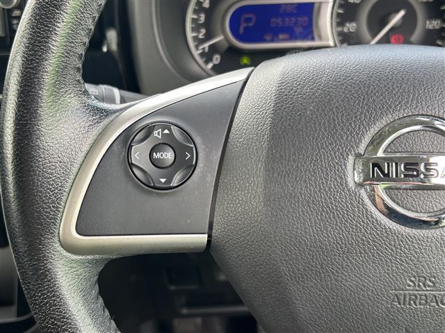 【　ステアリングスイッチ　】手元のスイッチでナビ操作が可能です！！非常に便利な機能です。取り付けのナビによってはオプション設定となっております！詳しくはスタッフまで♪